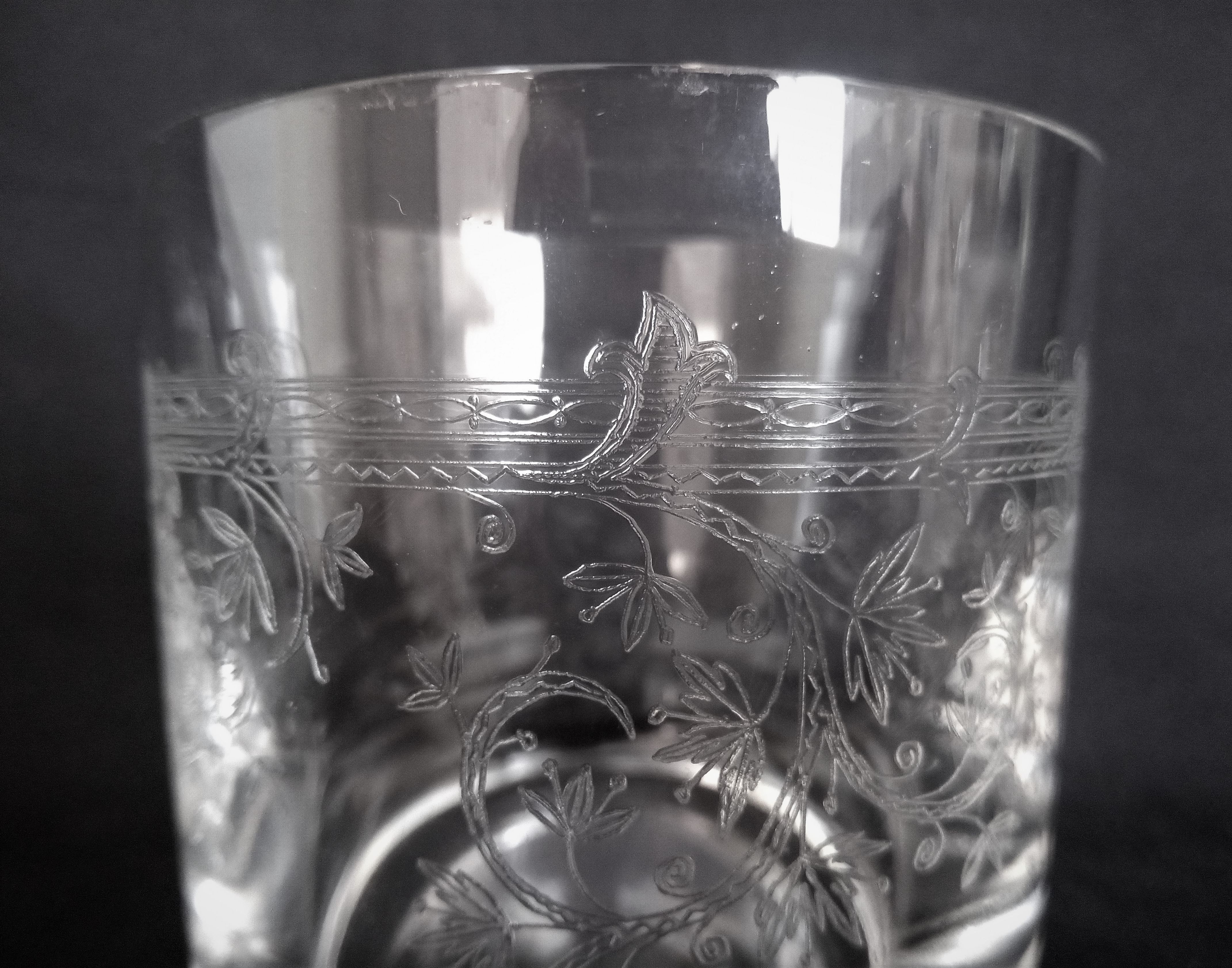 Set of 6 whisky glasses engraved with floral motifs