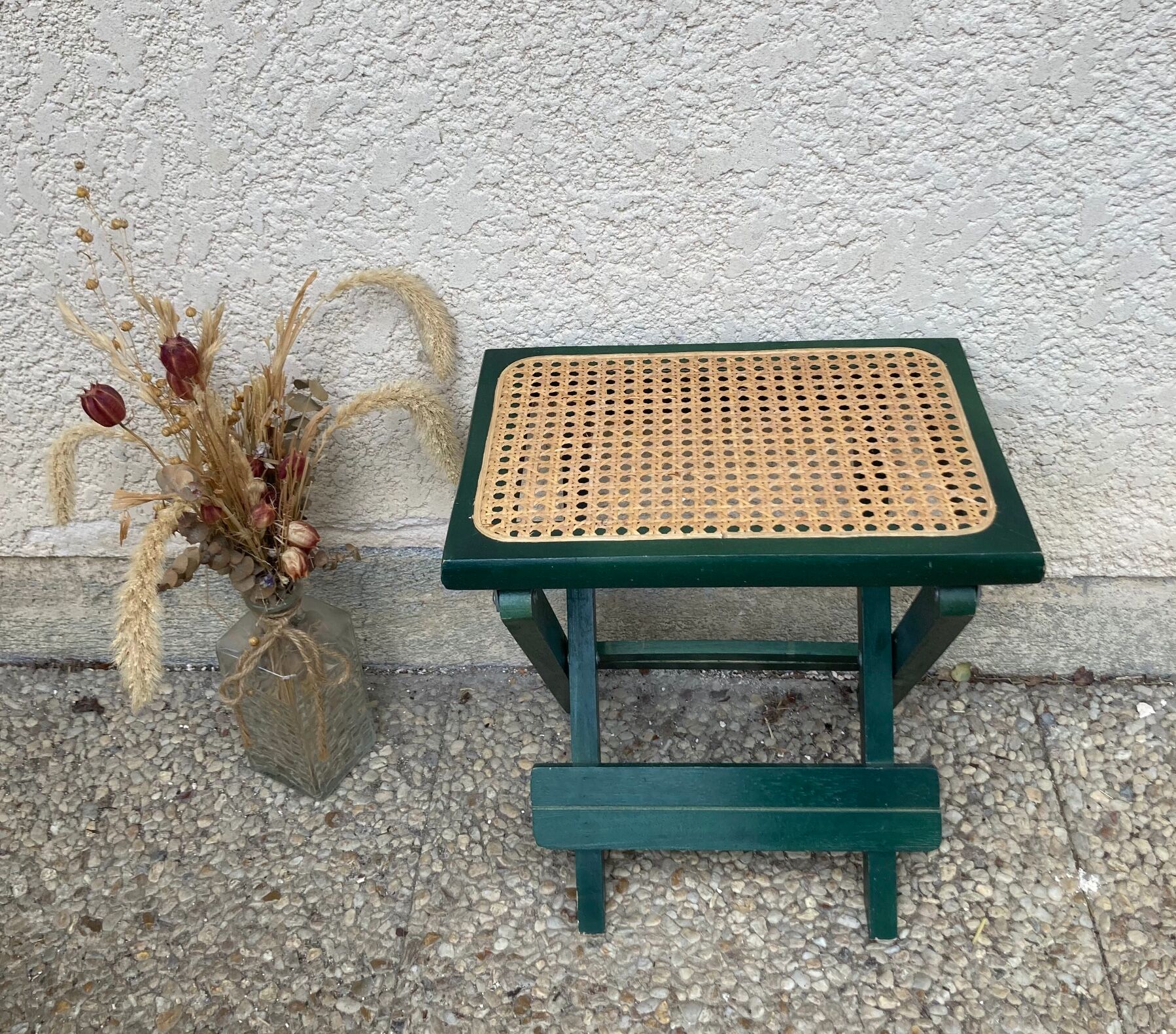 Folding stool in vintage canning