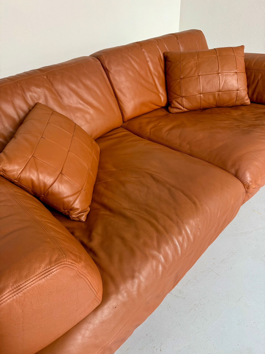 Camel leather 2-seater sofa design desede ds 76 vintage