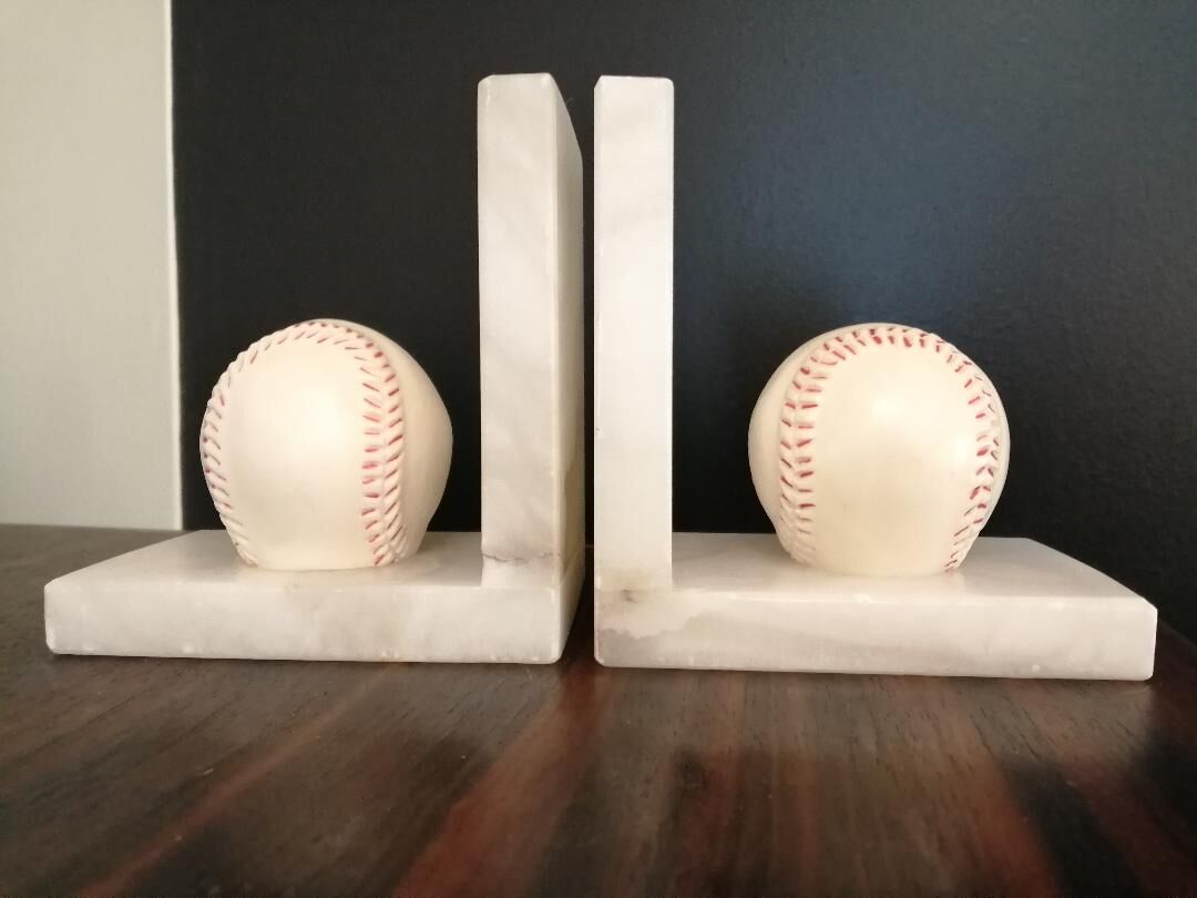 Paire de serre livres en marbre