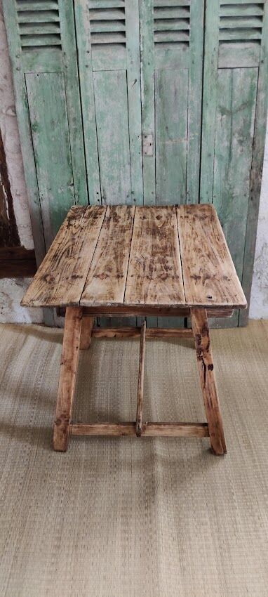 cottage table / folk art