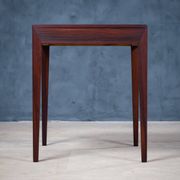 Table d'appoint avec tiroir en palissandre par Severin Hansen pour Haslev Møbelsnedkeri, années 1950.