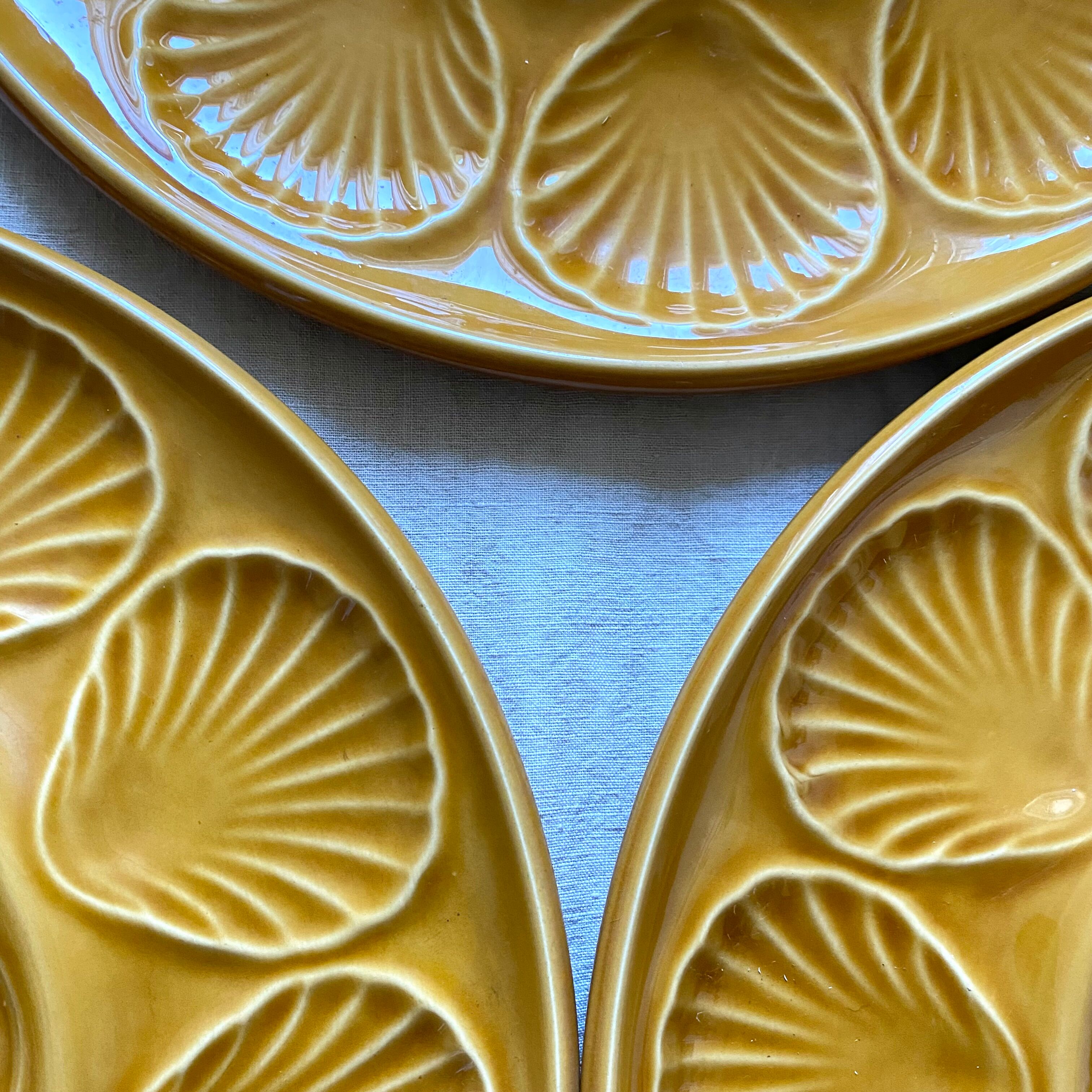 Ceramic oyster dishes