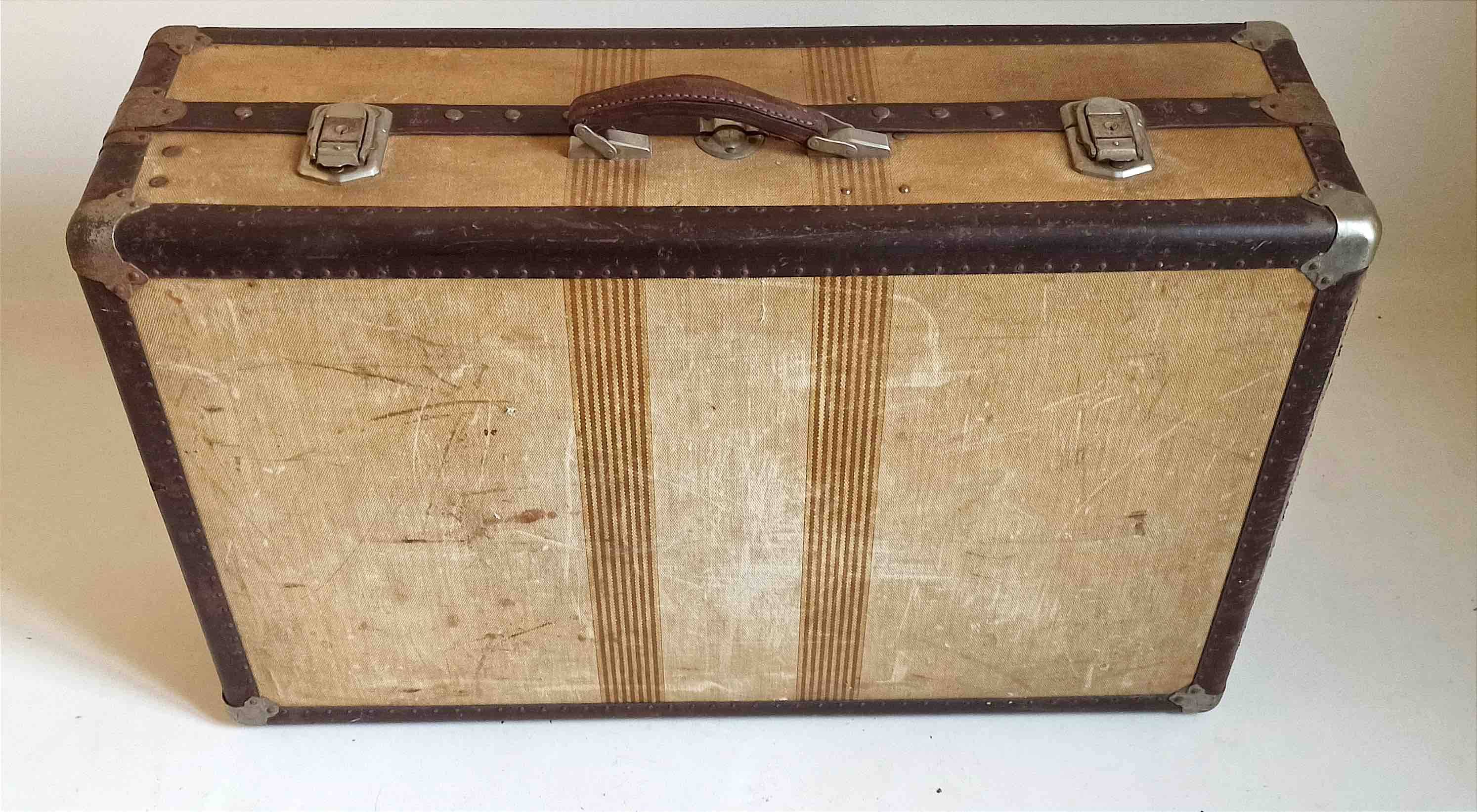 Old trunk Brand Innovation 1930s
