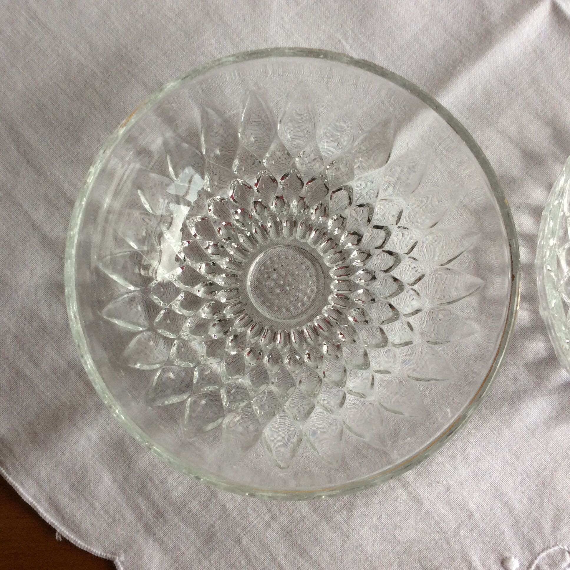 Set of 2 thick glass cups vintage