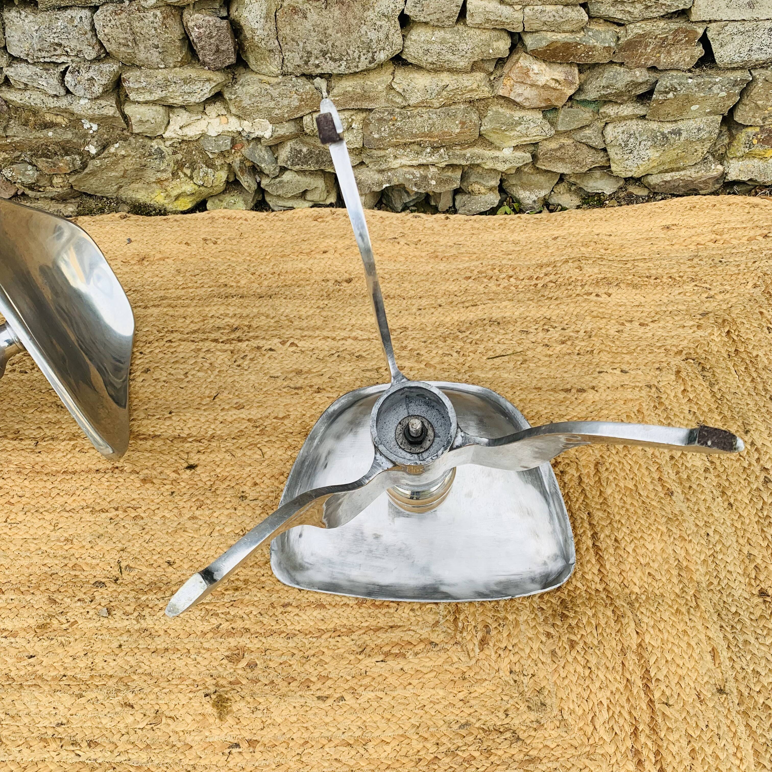 Paire de tabourets en aluminium