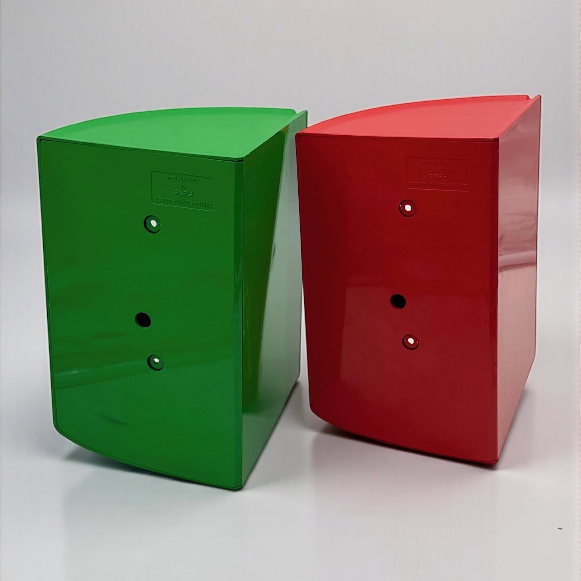 Pair of Colourful 1970s Gedy Wall Shelves in Red and Green