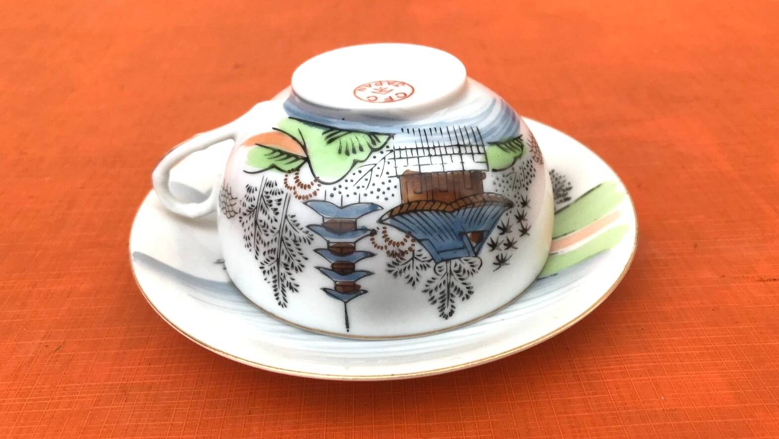 Cup/Saucer, Fine Porcelain, Japanese-Style Decor