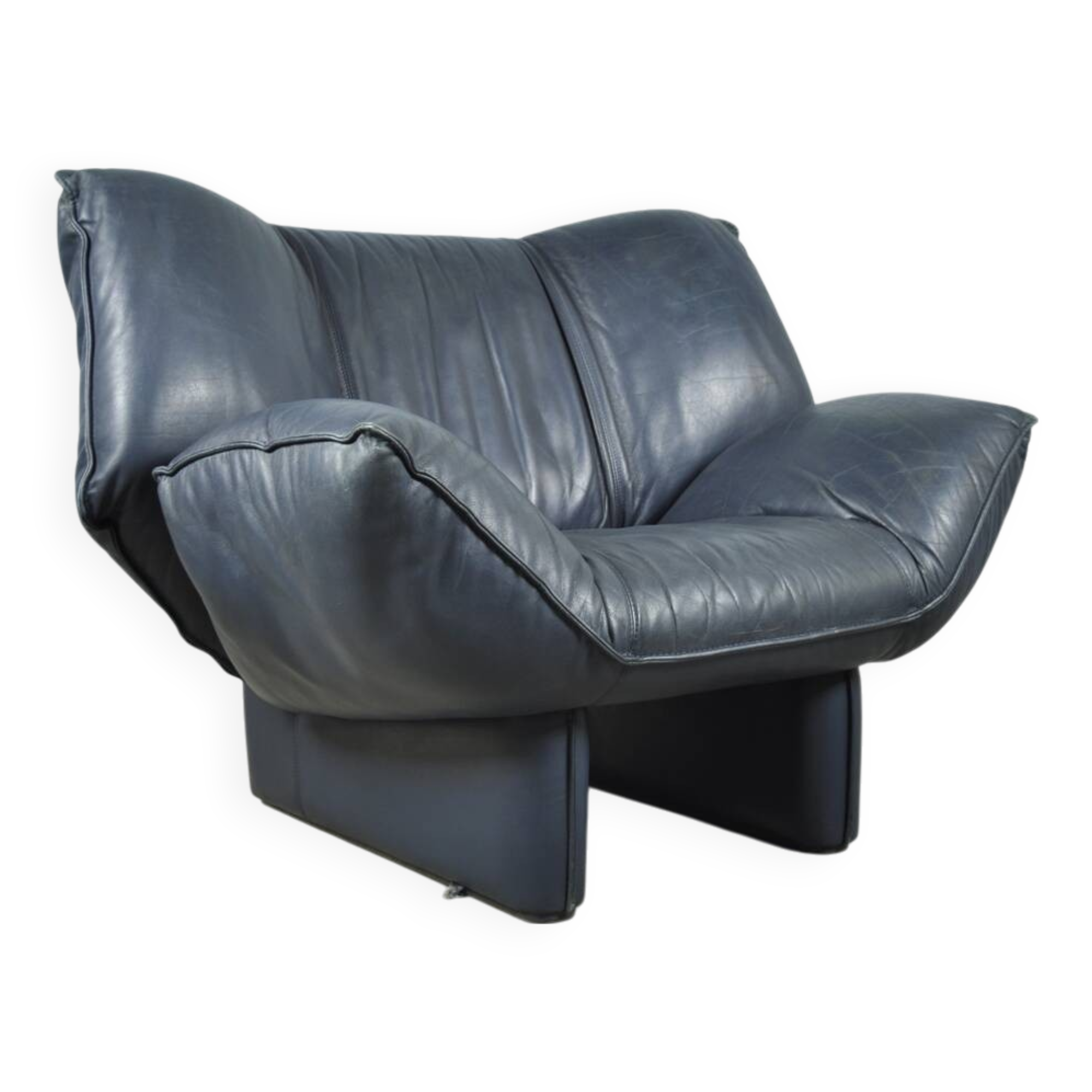 Leolux / vintage "tango" armchair in blue leather / jan armgardt / 1980s netherlands