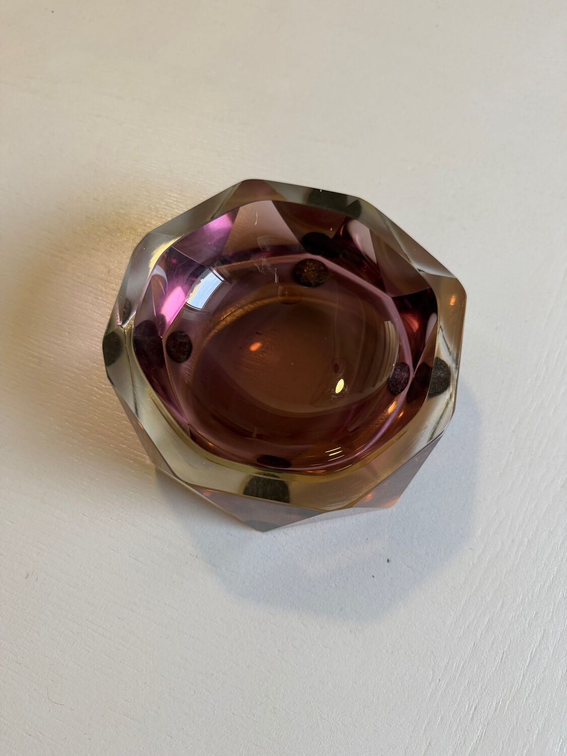 Ashtray / decorative bowl designed by Flavio Poli in Murano glass.