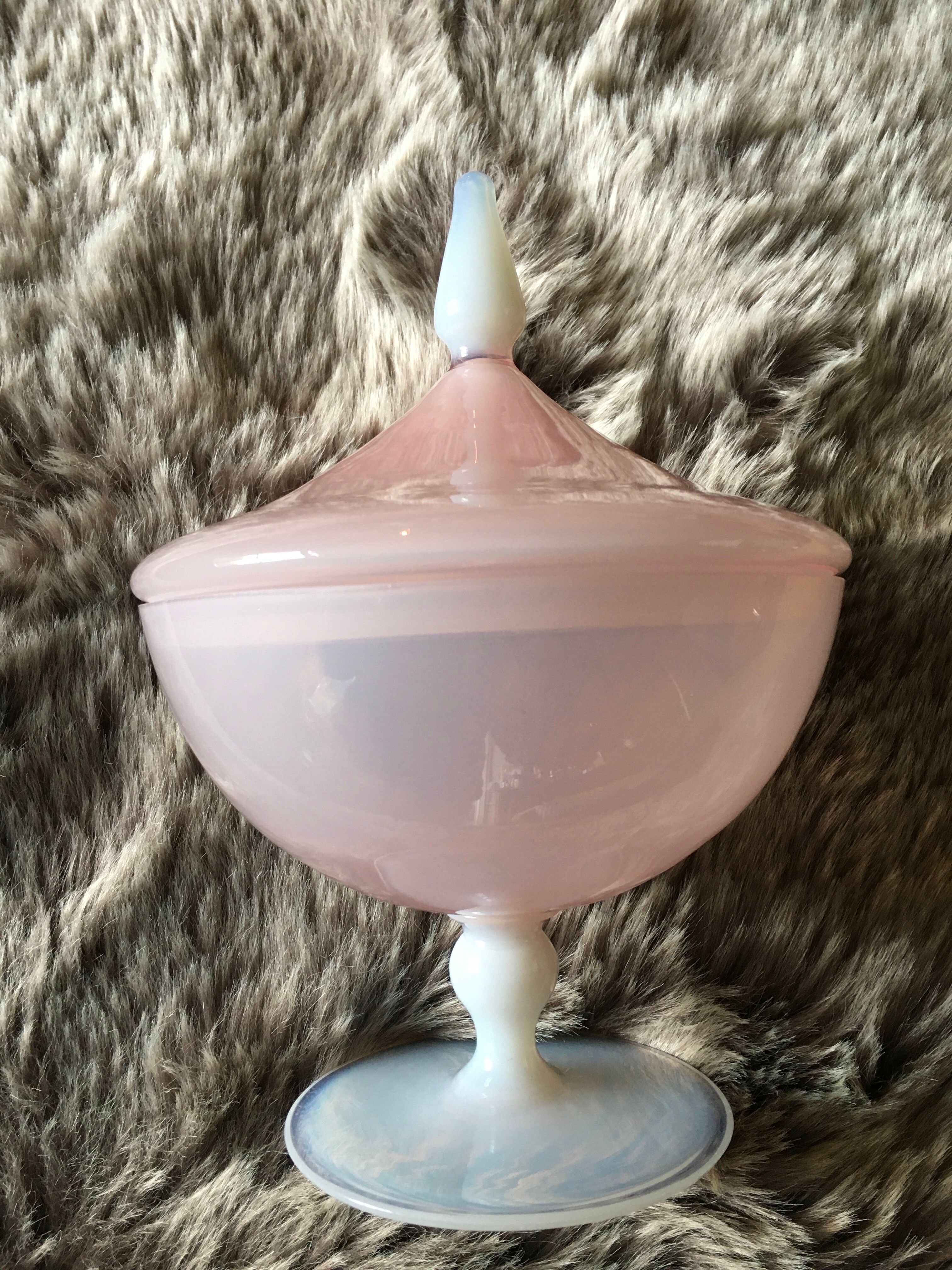 Candy on pink opaline foot