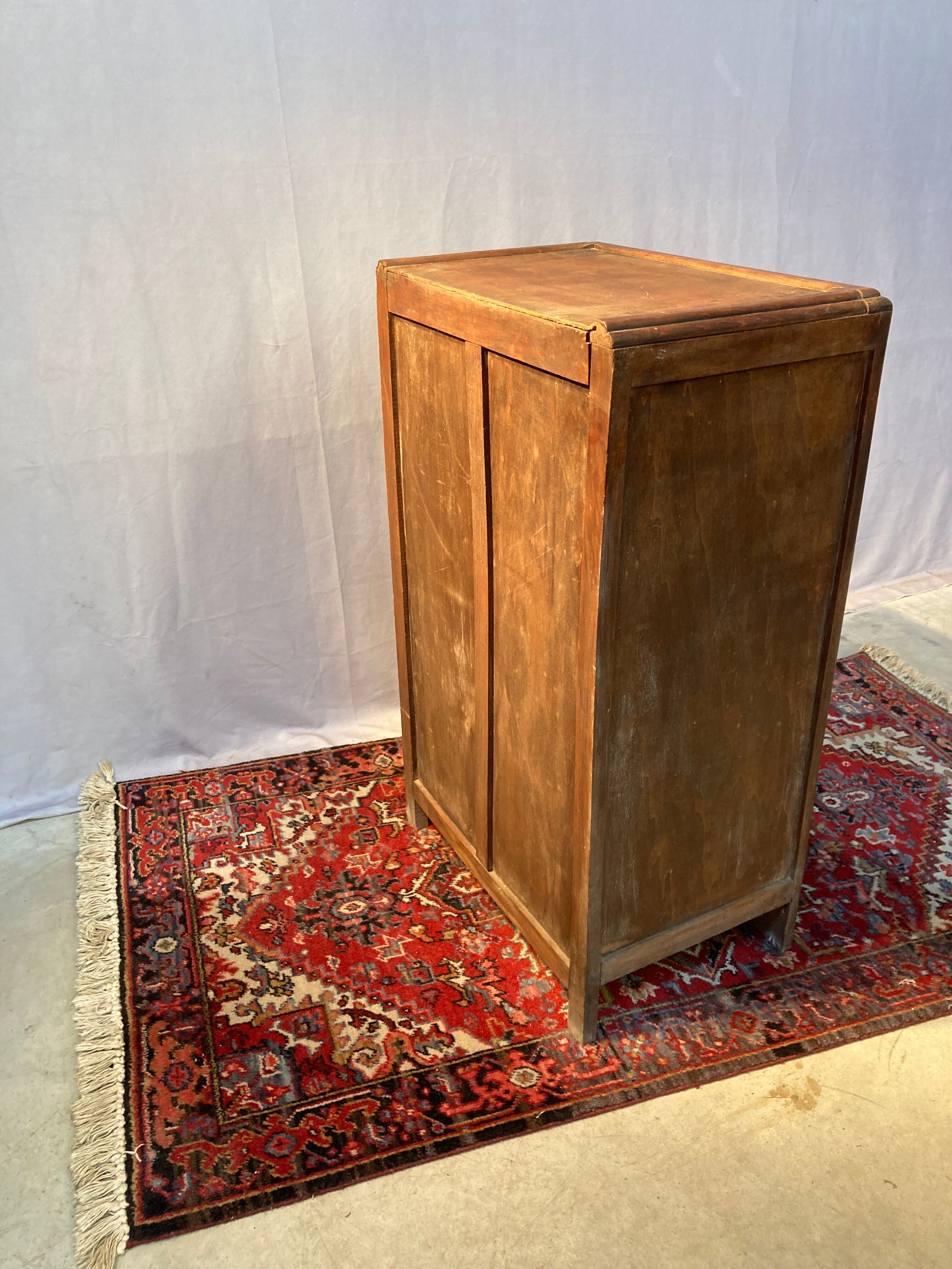 Commode rustique en bois. 5 tiroirs
