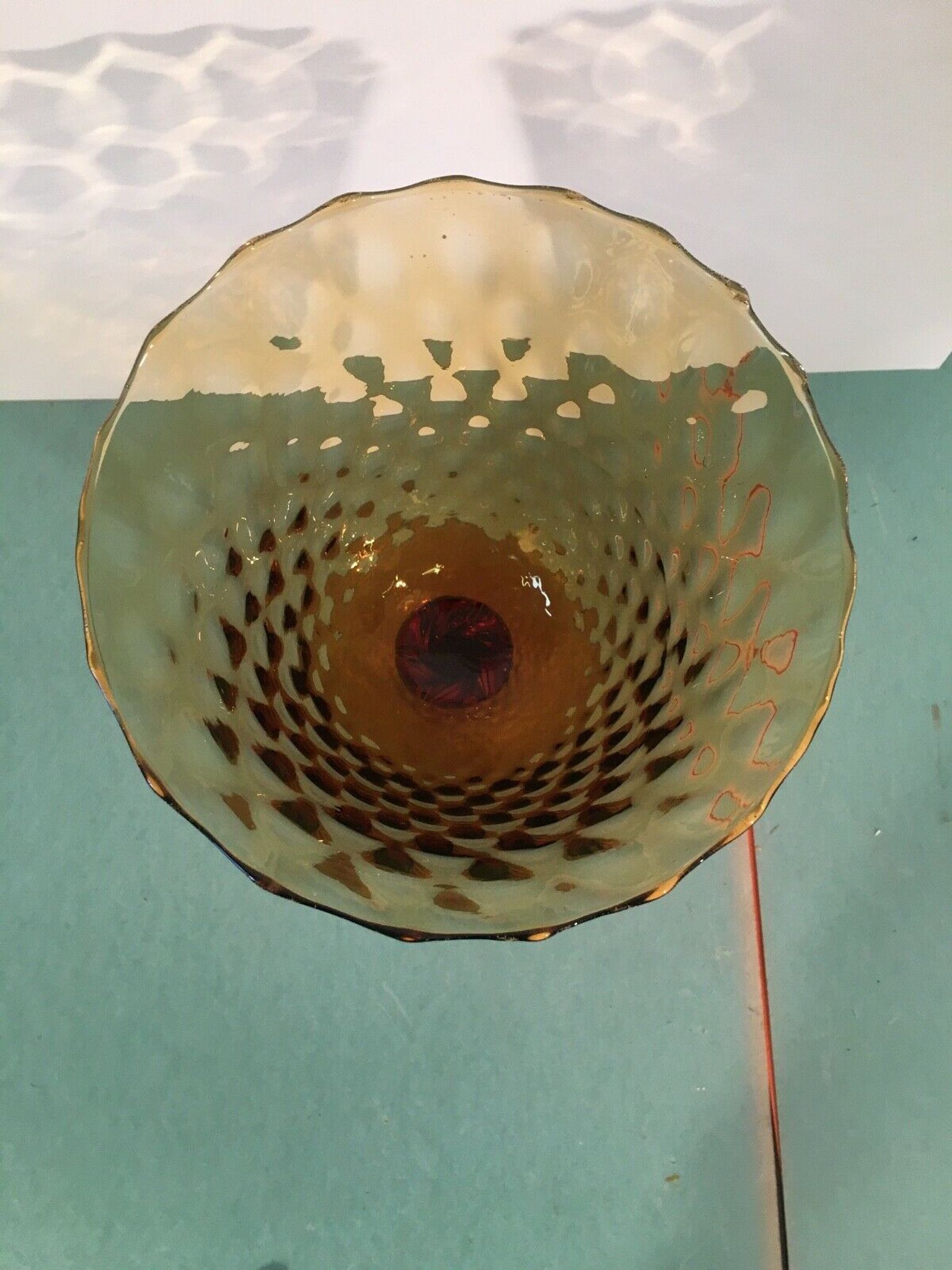 Vase cornet col mouvemente verre cathedrale prune "0158"