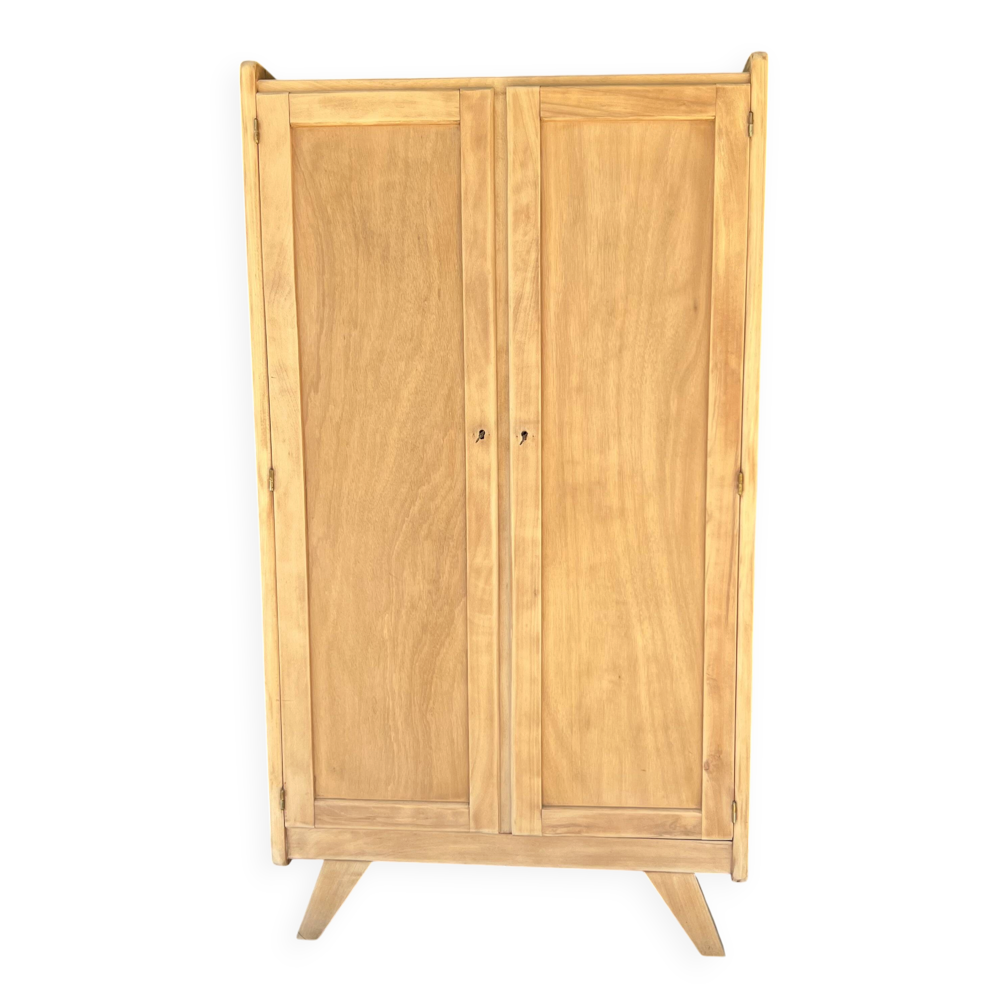 Small cabinet with tapered legs