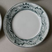 6 assiettes plates Saint Amand, décor la laitière