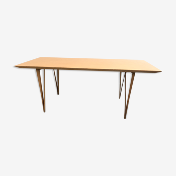 Dining table spanoto design Nils Holger for Moormann