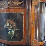 Buffet Louis XV – Peinture centrale et marqueterie bronze