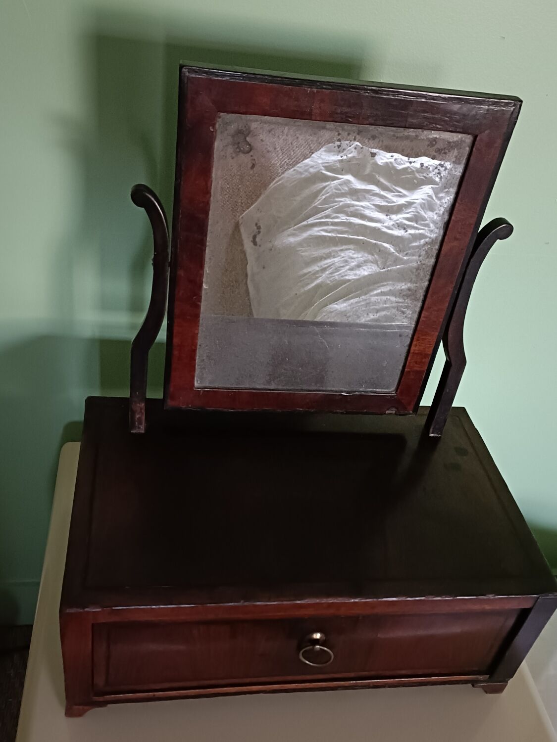 Dressing table mirror