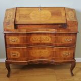 Commode scriban de style louis XVI en marqueterie incrustée
