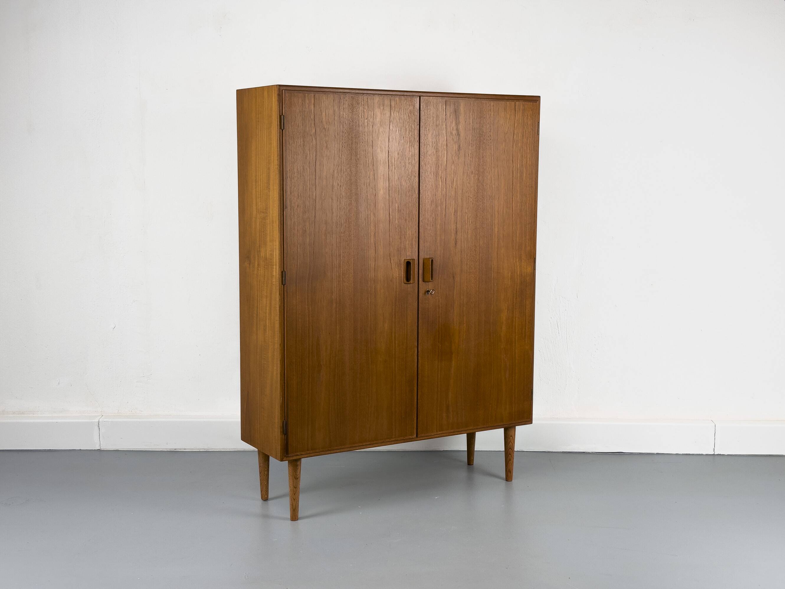 Danish Cabinet in Teak by Børge Mogensen for Søborg Møbelfabrik, 1960s