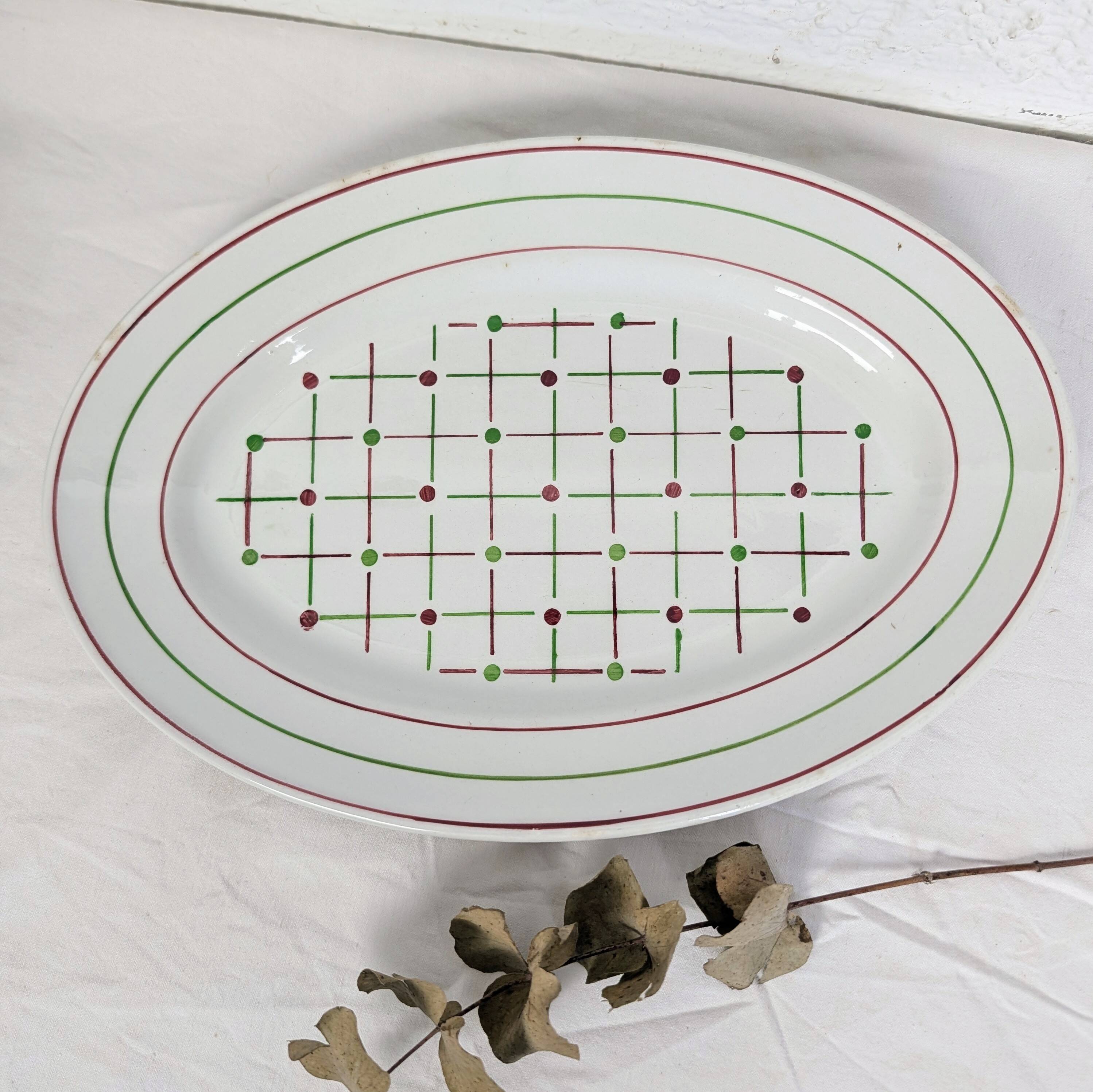 Oval dish in half-porcelain Lunéville model Betty