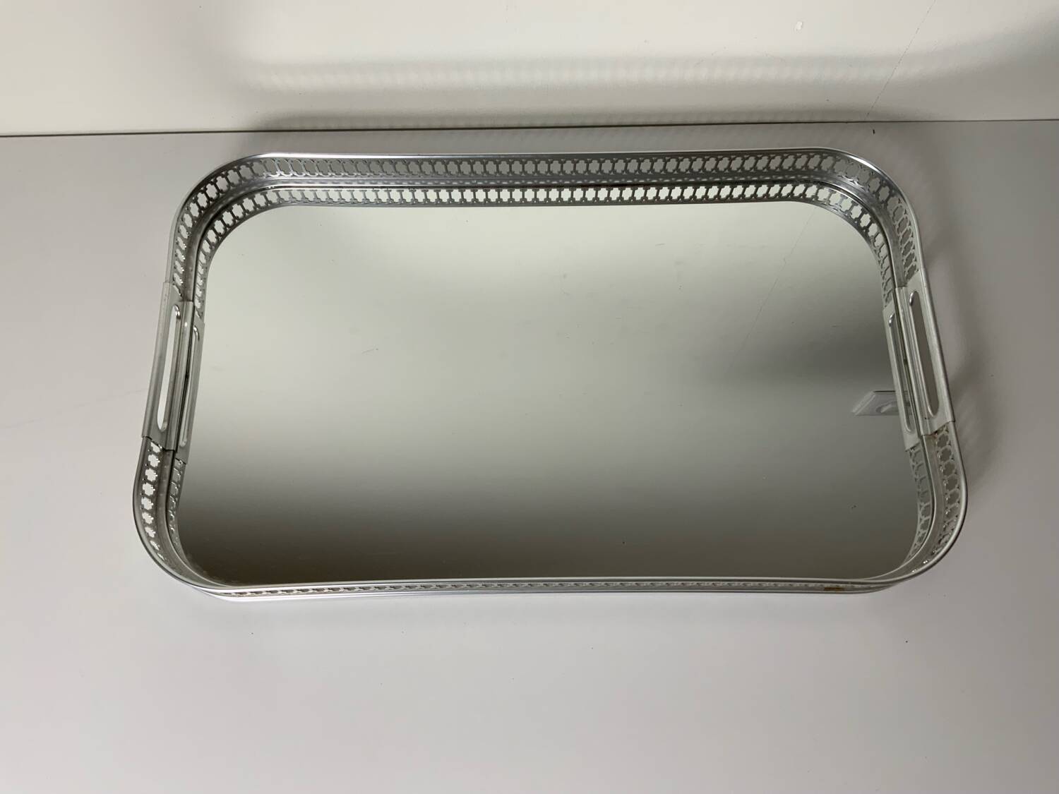 Mirror tray