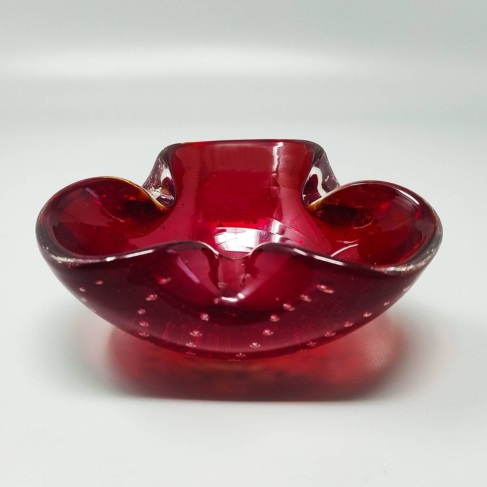 1960s Gorgeous Ashtray or Catchall by Flavio Poli for Seguso. Made in Italy