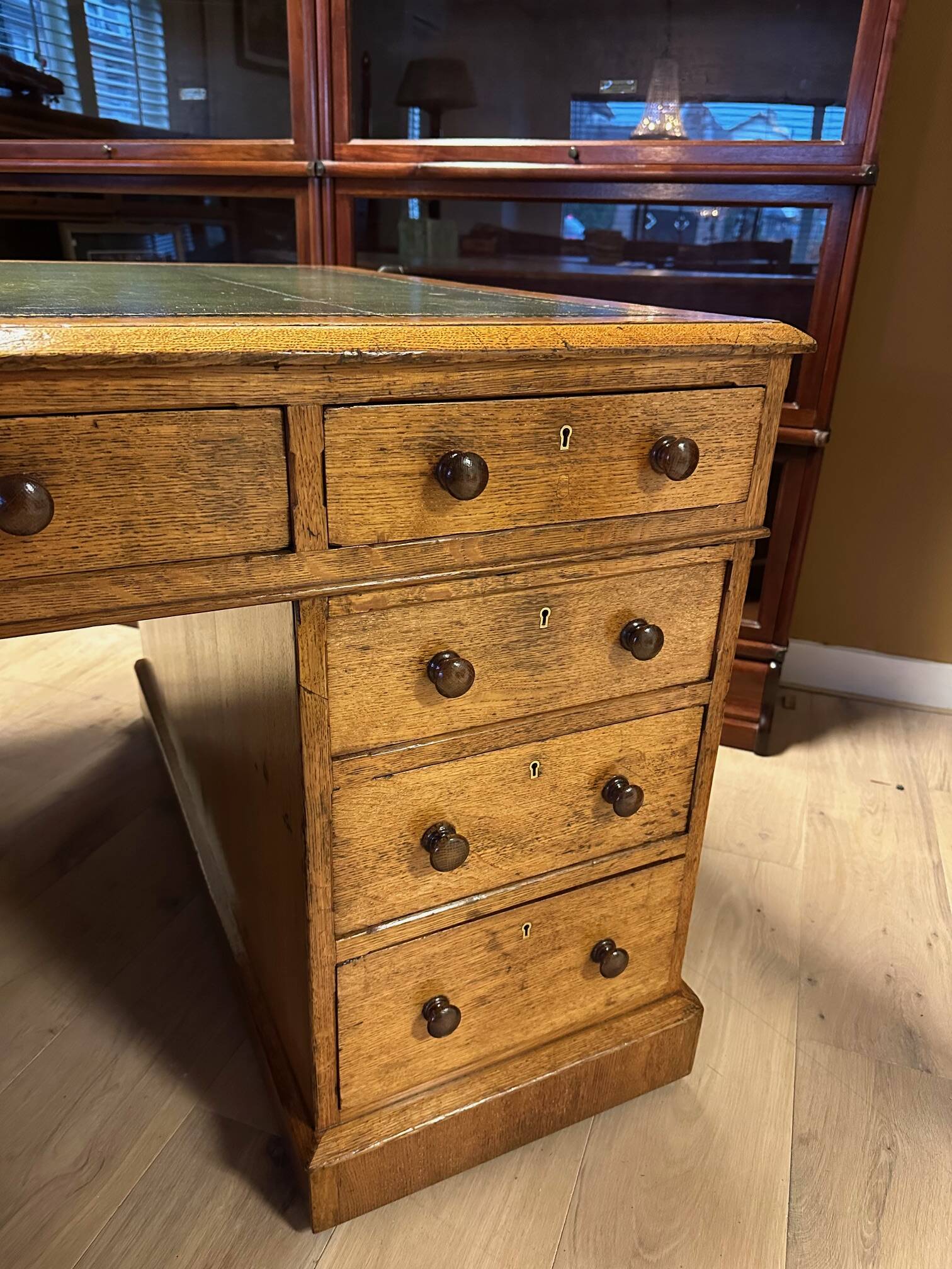 Antique Partnersdesk