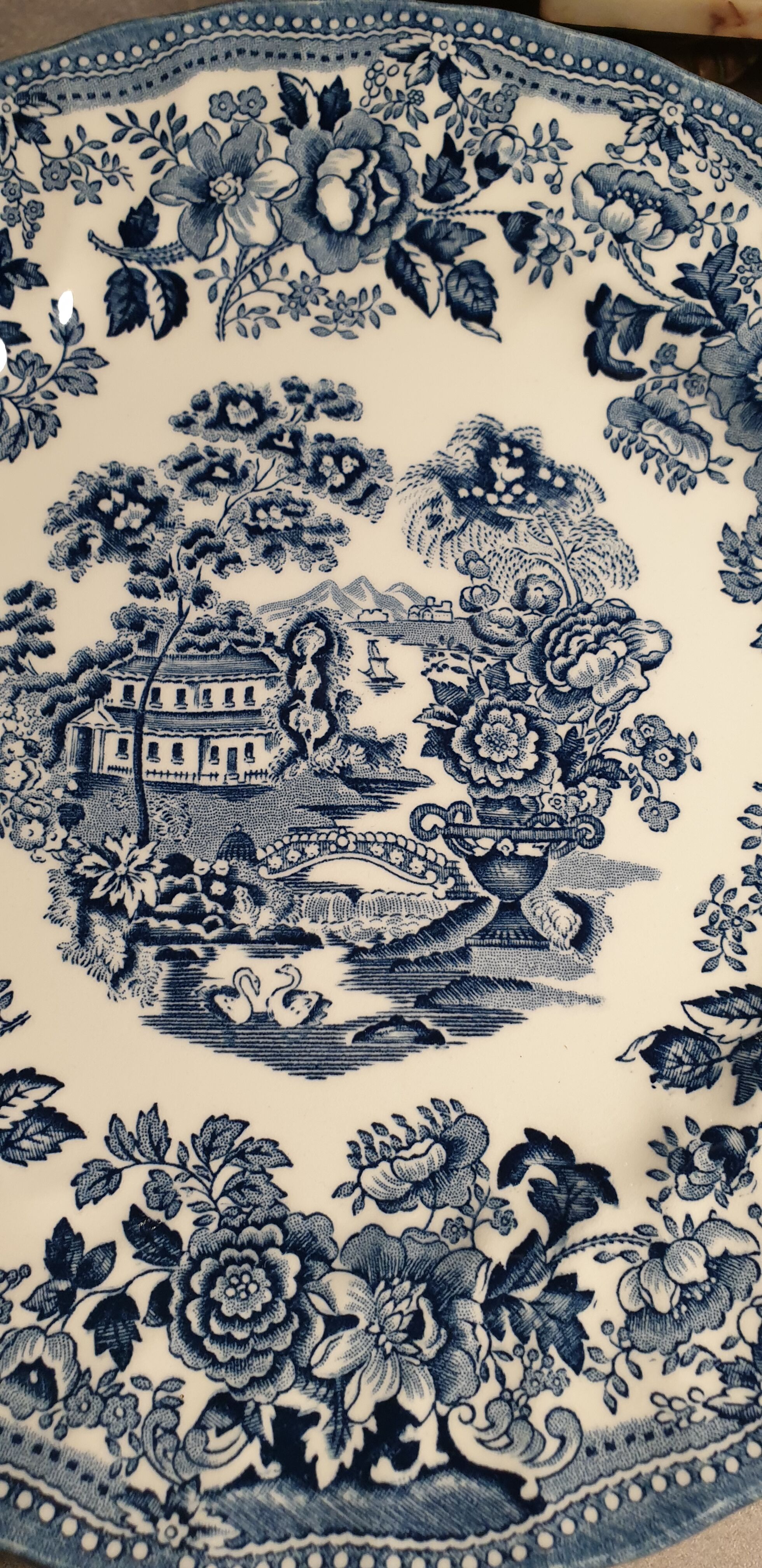 Flat plates Porcelaines Churchill the Georgian collection :17cm ○ 12 pieces.