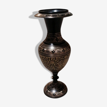 Black brass vase