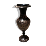 Vase en laiton noir