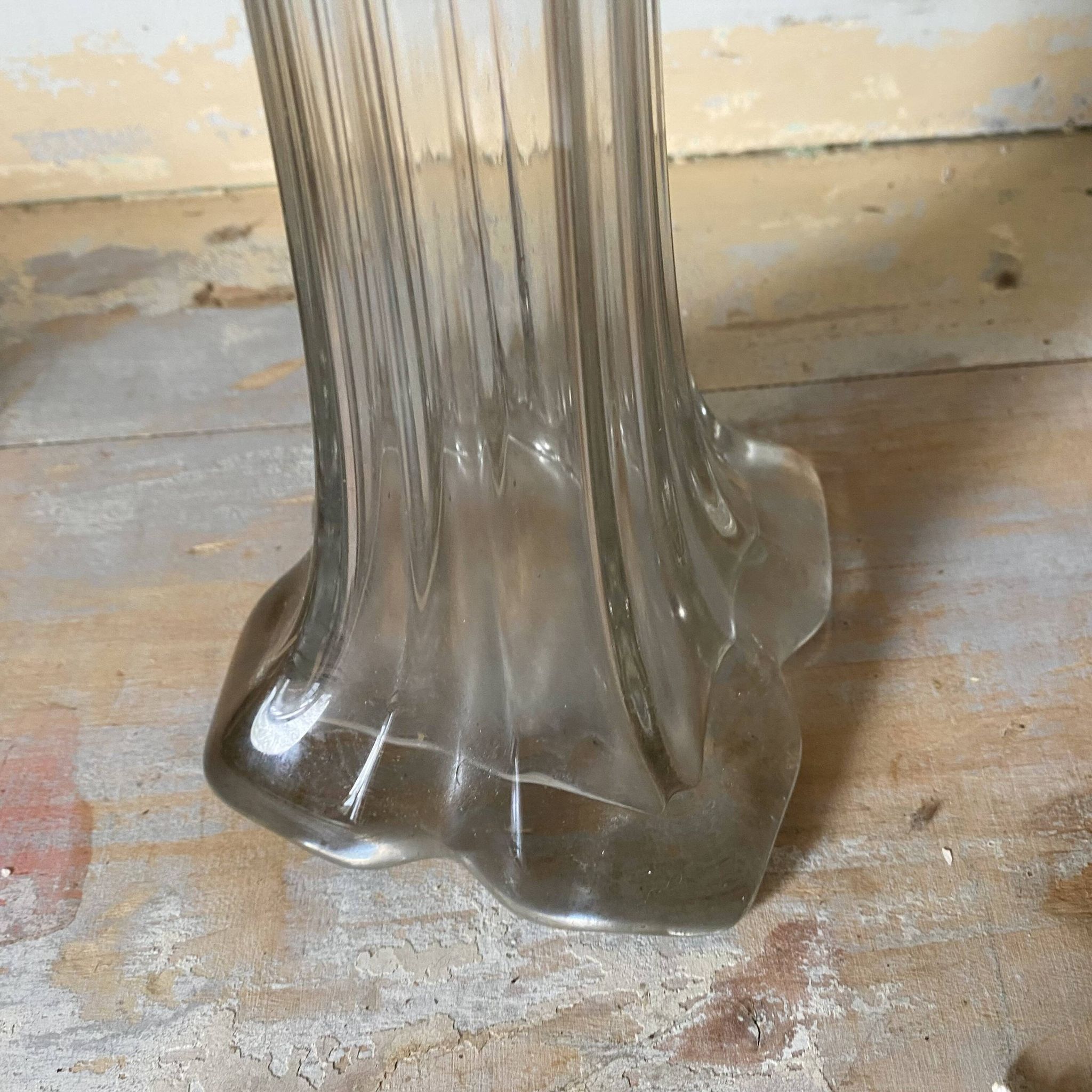 Vase en verre soliflore années 50-60