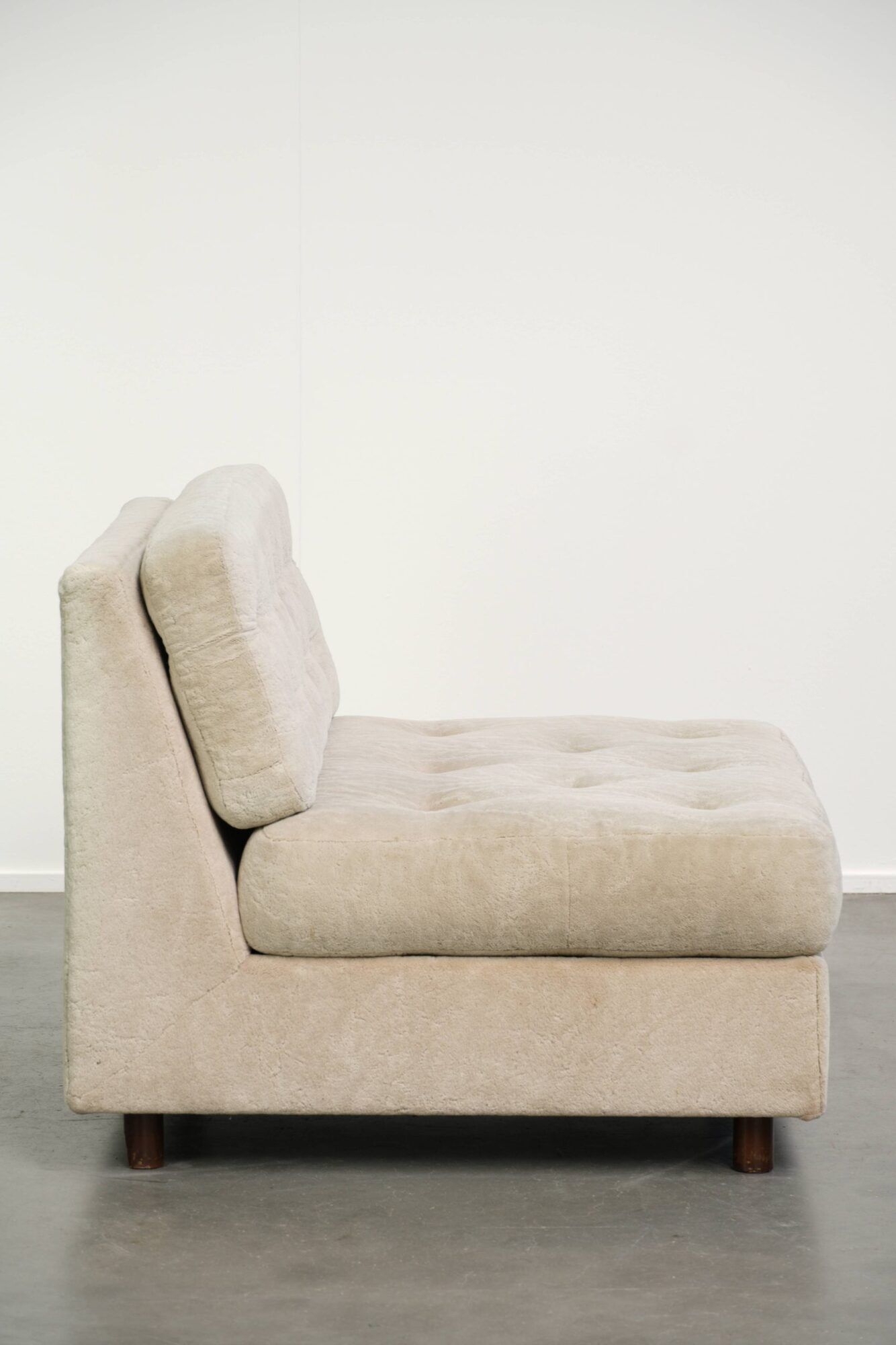 Vintage fabric armchair with great seating comfort and pleasant appearance