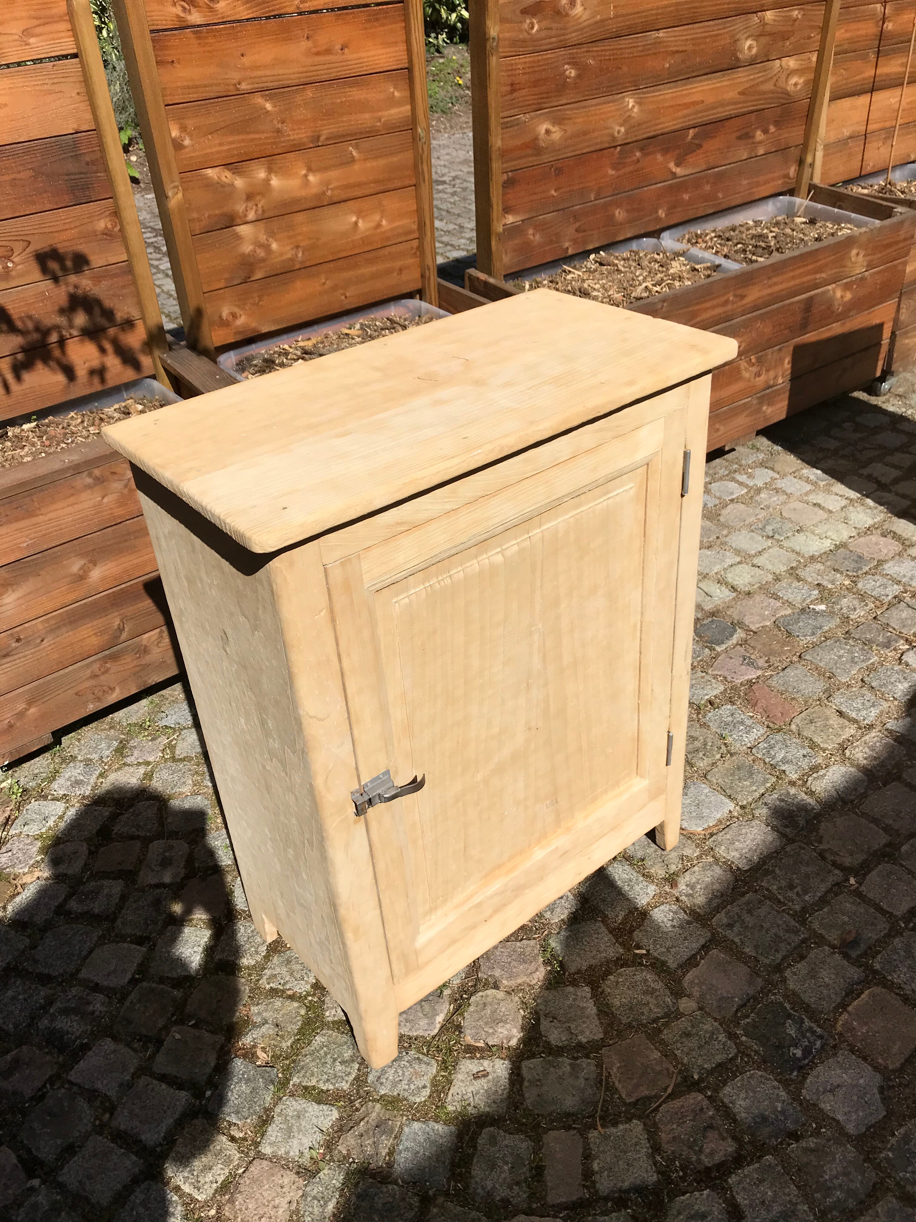 Small confiturier Paris buffet