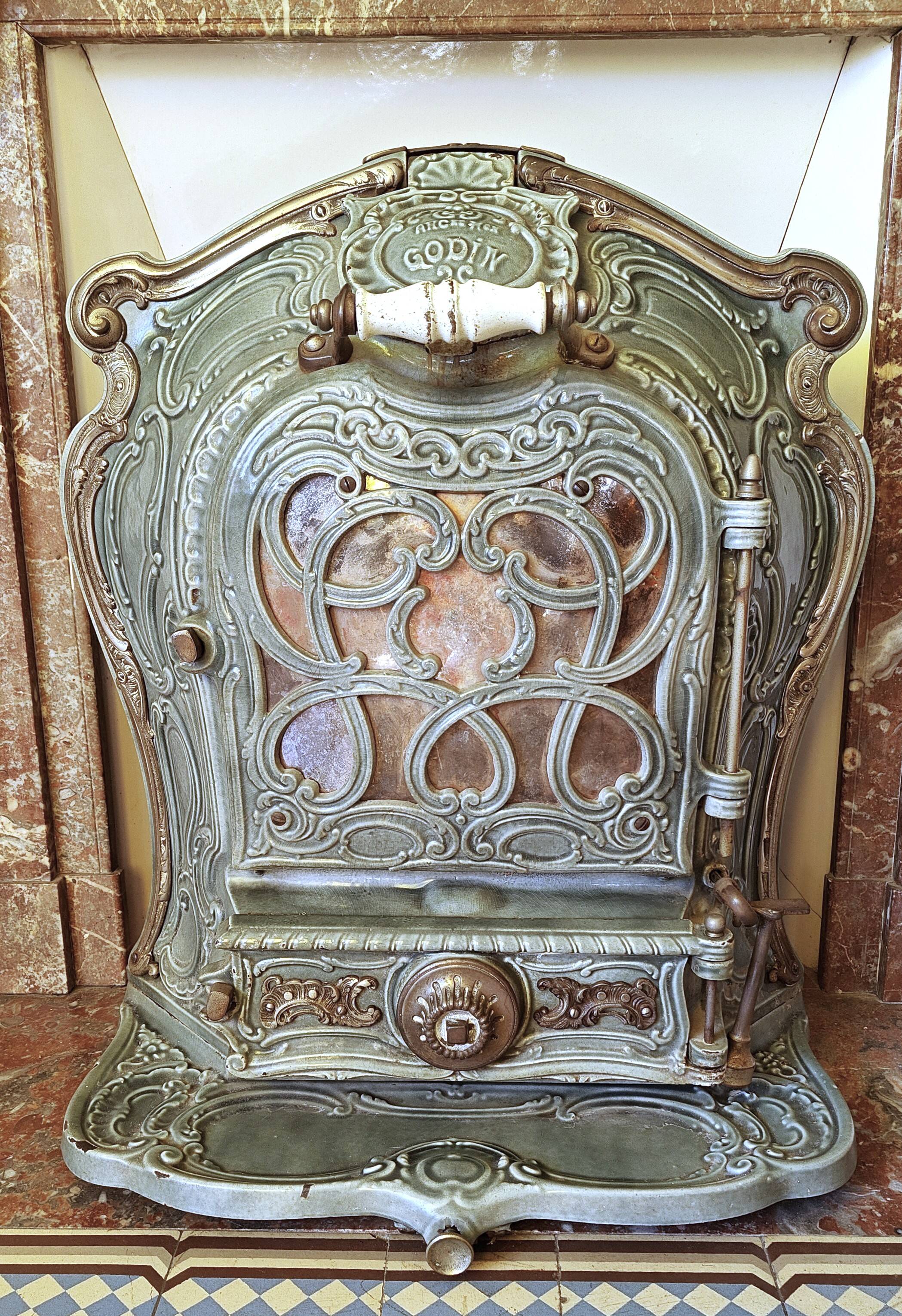 Godin wood stove "Little Toad" 2335 Art Nouveau