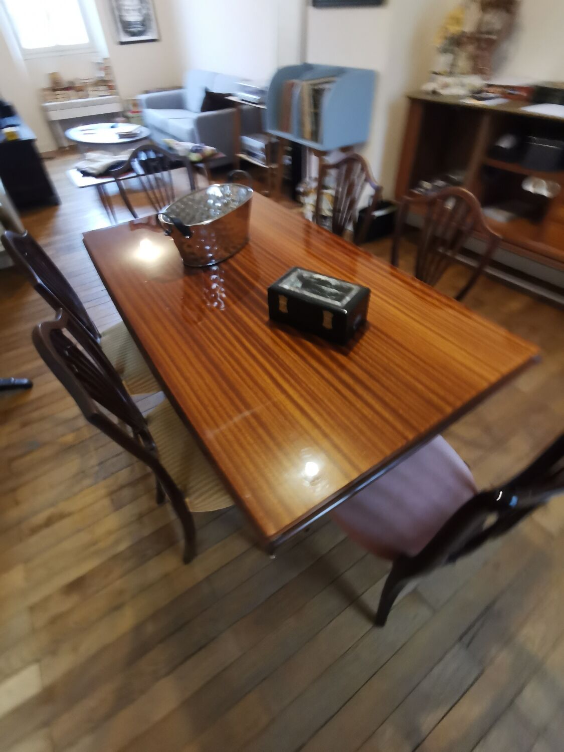 Mahogany dining table varnished year 60