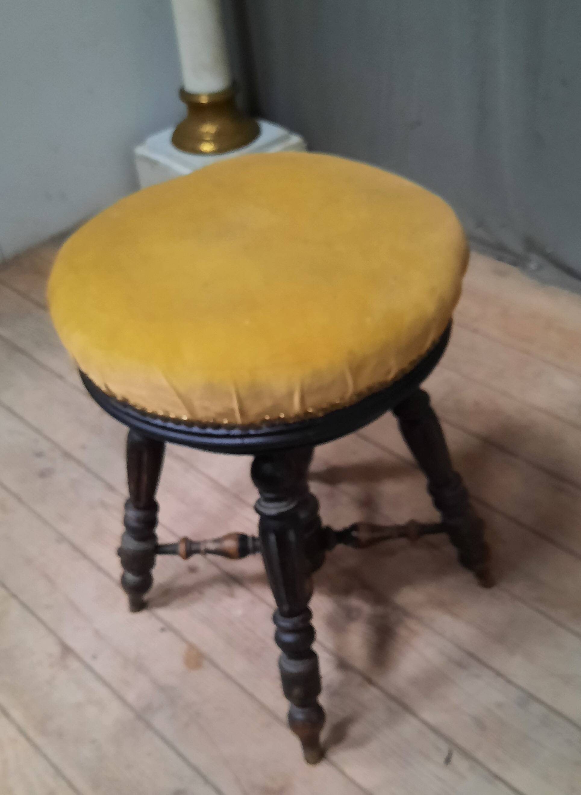 Napoleon III piano stool