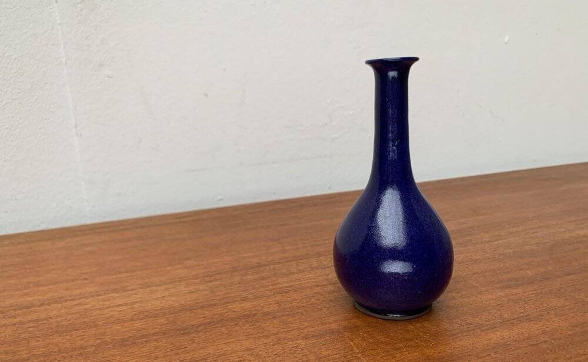 Minimalist mid-century pottery vase by BKW Böttger Keramik Wandsbek, Hamburg, Germany, 1960s.
