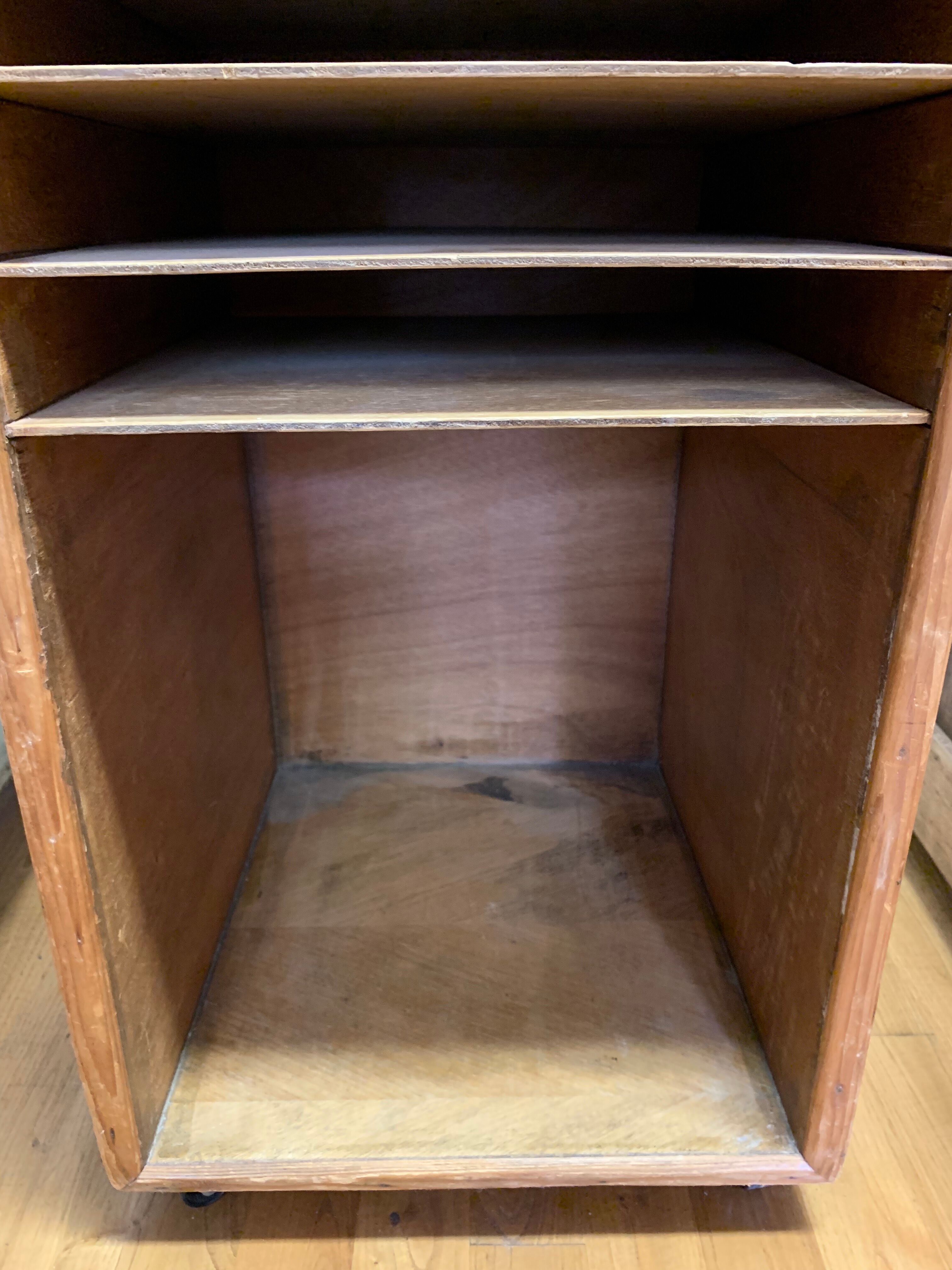 Meuble de rangement, casier sur roulettes