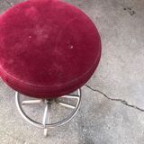 2 bar stools