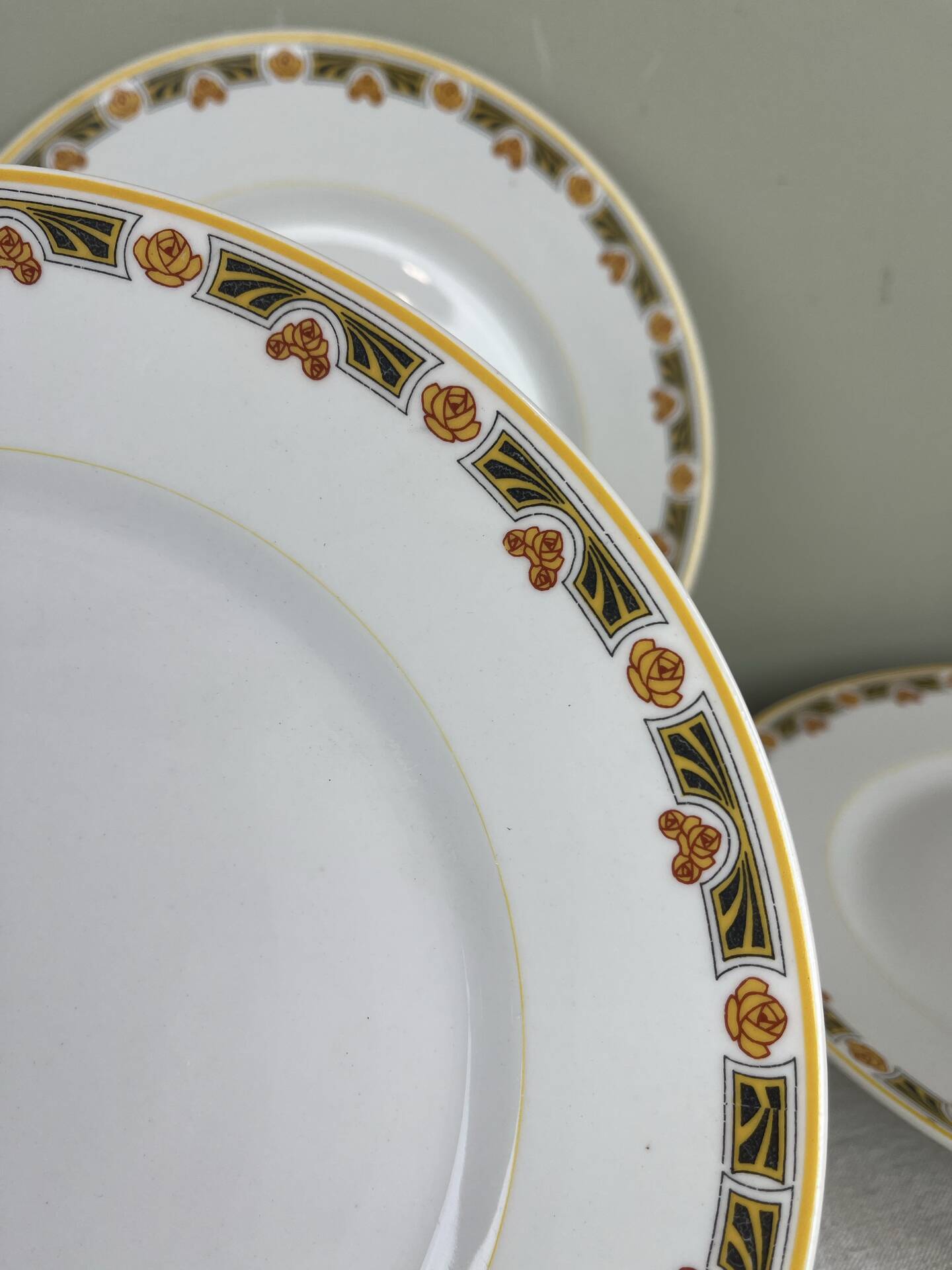 4 Art Deco dinner plates