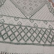 Tapis traditionnel blanc et vert fait main en pure laine