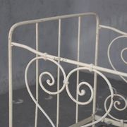 Lit en fer forgé d'époque fin XIXème peint en blanc