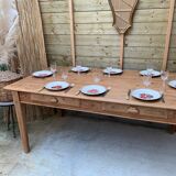 Farm table