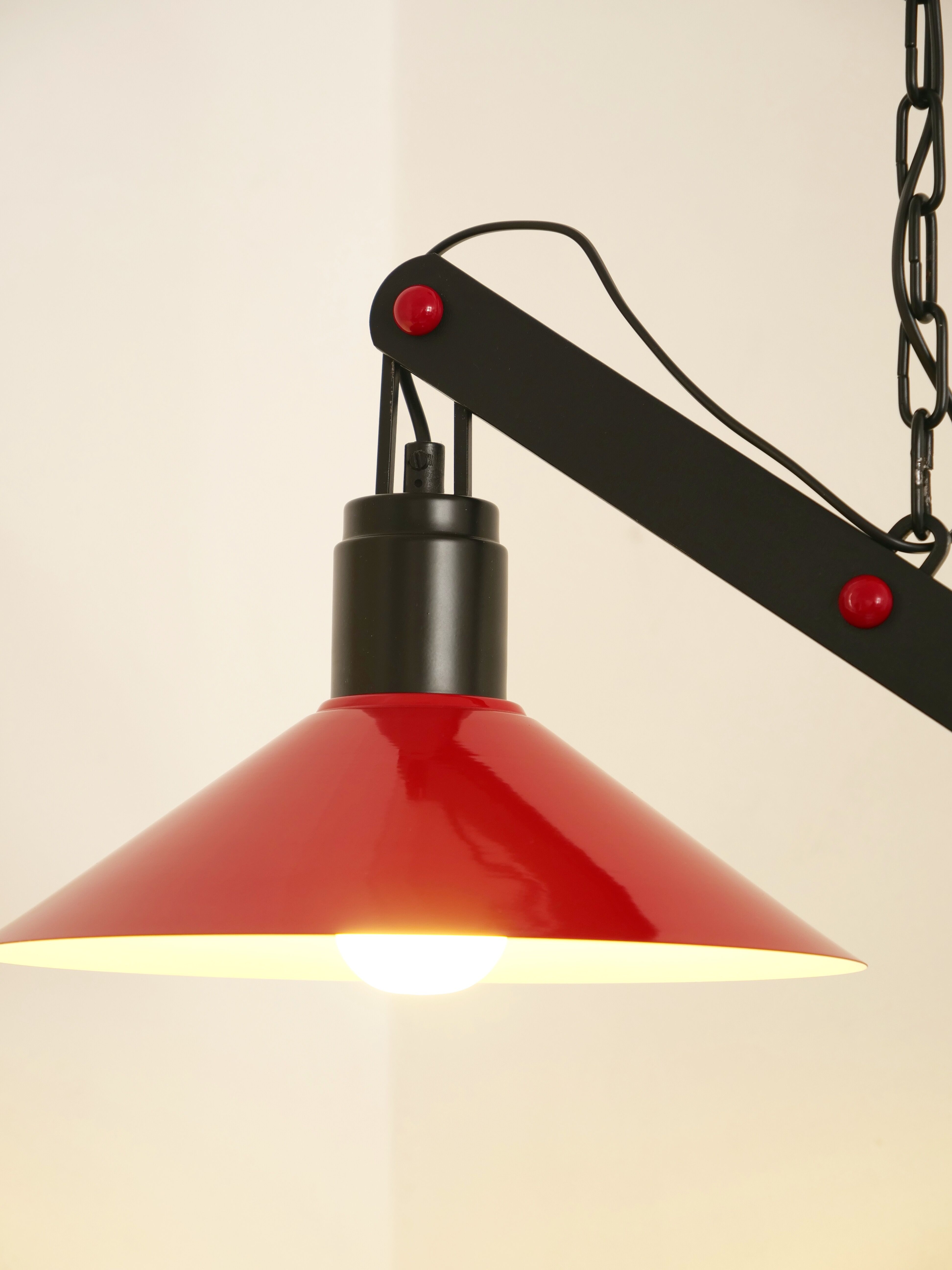 Danish suspension with balance counterweight