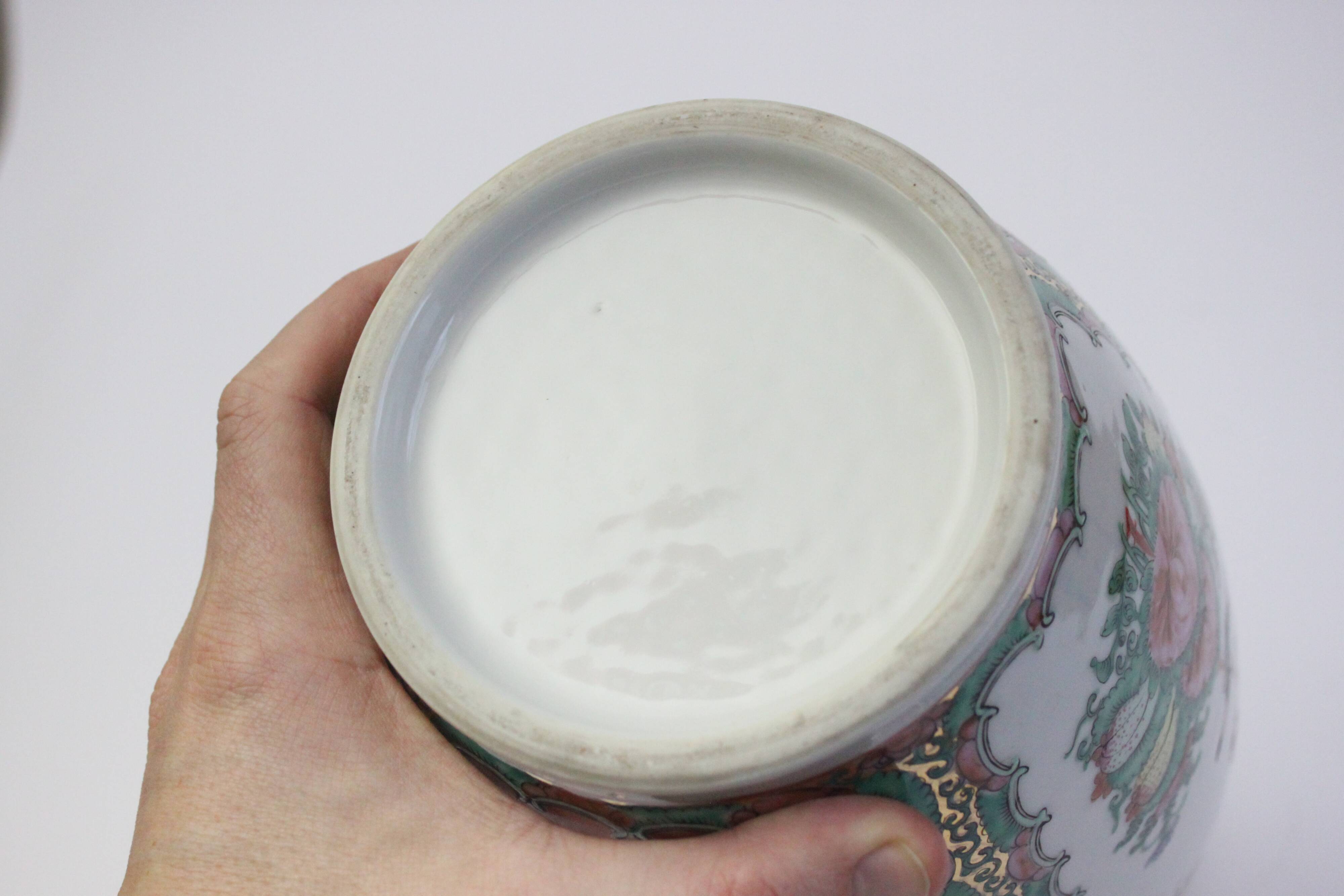 Chinese Canton rose medallion vase, early 20th century