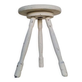 Tripod stool in wood