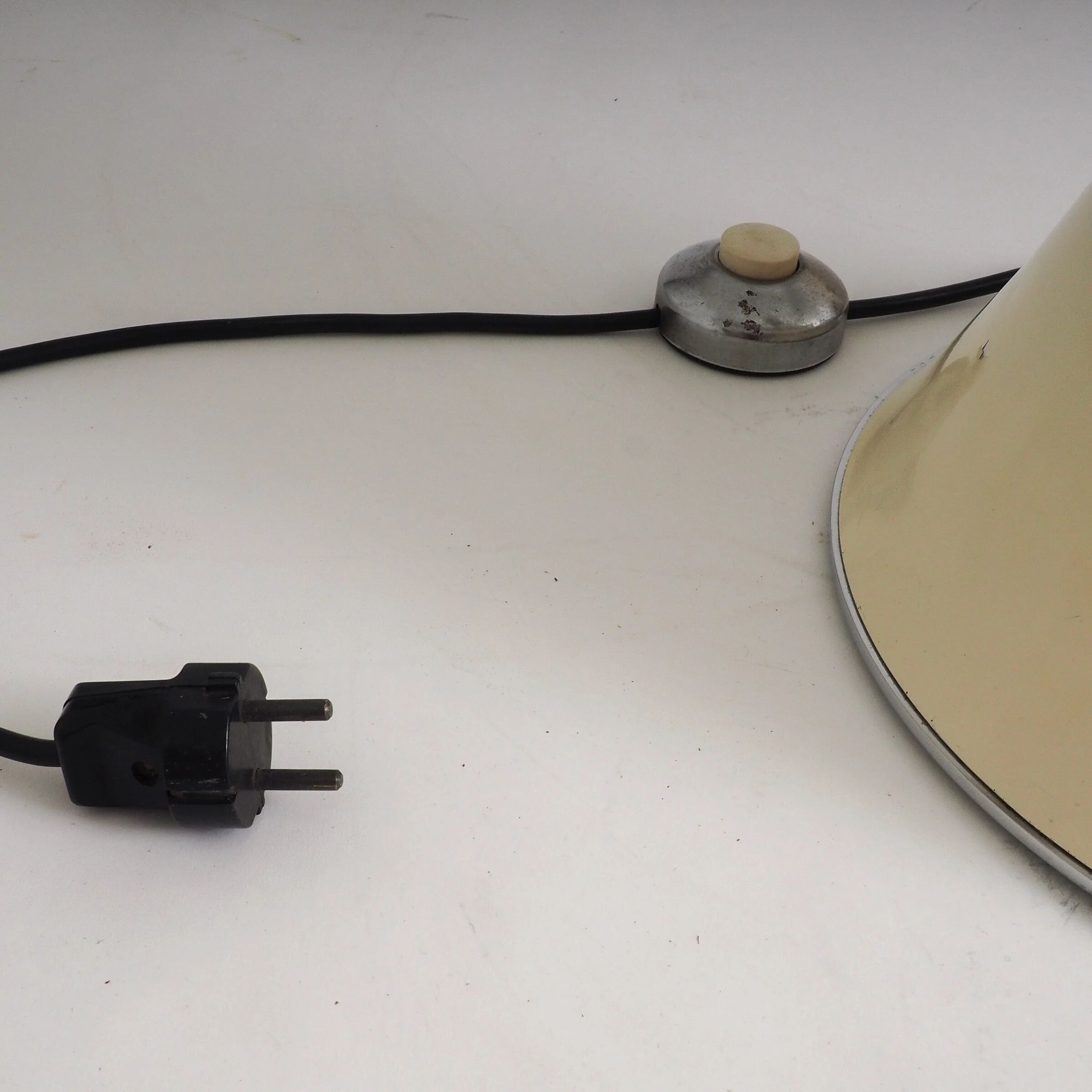 Large vintage Pipistrello table lamp by Gae Aulenti for Martinelli Luce