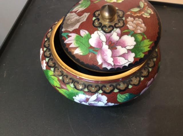 Porcelain candy maker