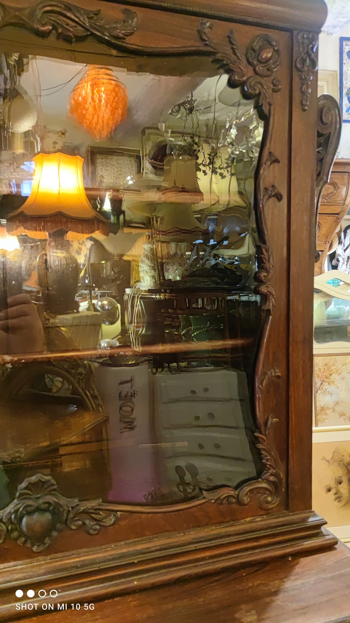 Two-part cabinet, recessed and with a glass-fronted display case, in Indian rosewood, circa 1850/60